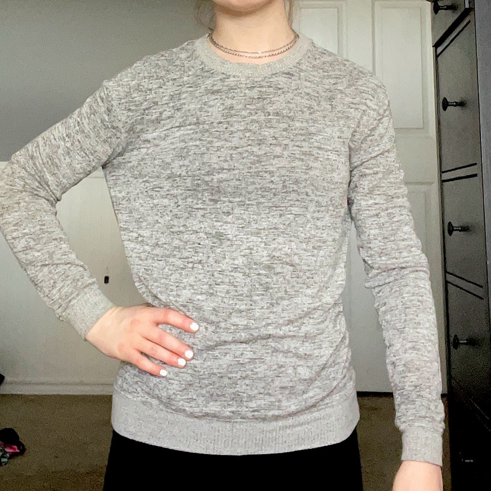 Comfortable Grey Sweater/long sleeve🍁